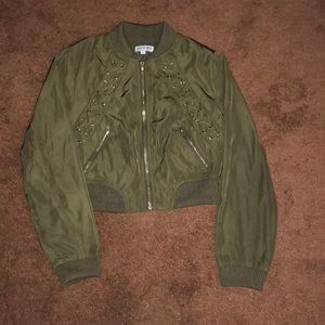 ARMY GREEN CROP JACKET